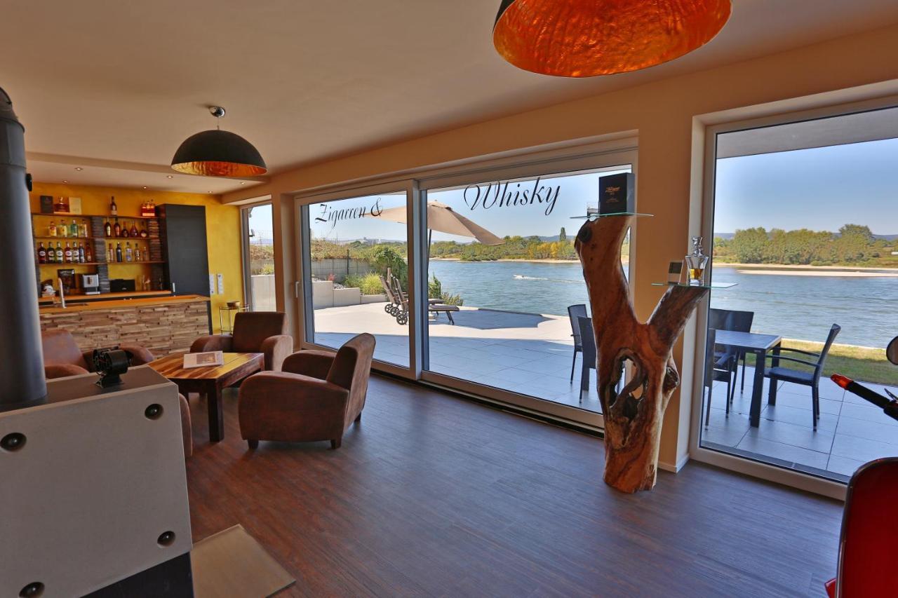 Rhein Lounge Apartment Urmitz ภายนอก รูปภาพ